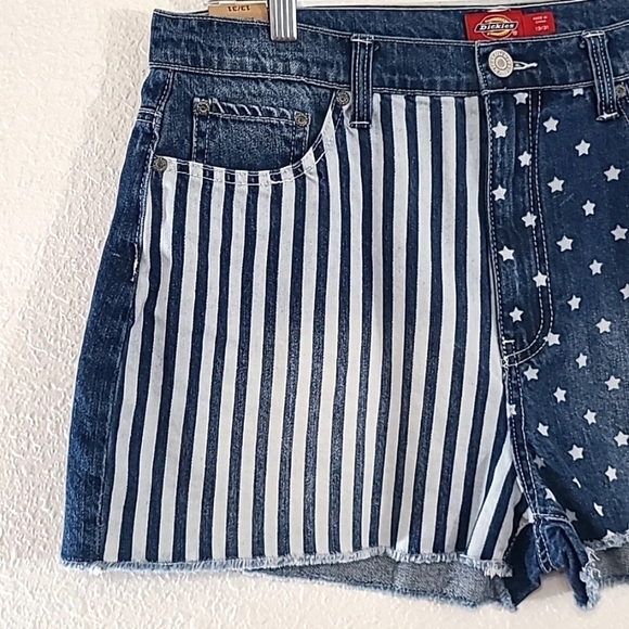 *NWT* DICKIES Stars & Stripes Print 5-Pocket Shorts, size 13/31 - Picture 3 of 7